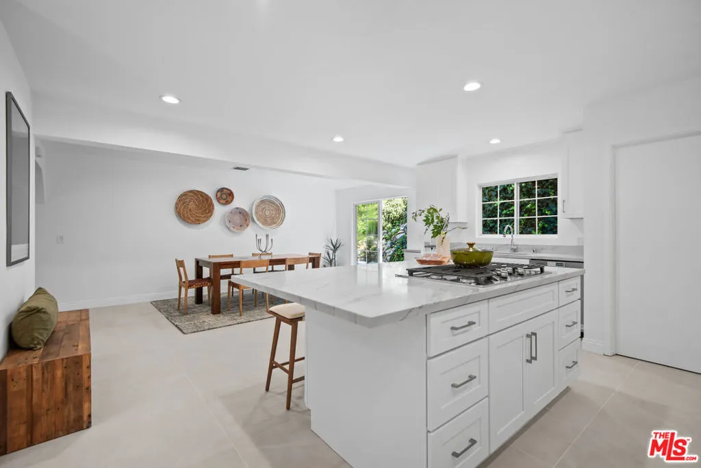 2206 Outpost Drive, Los Angeles, California 90068 home-pic-10